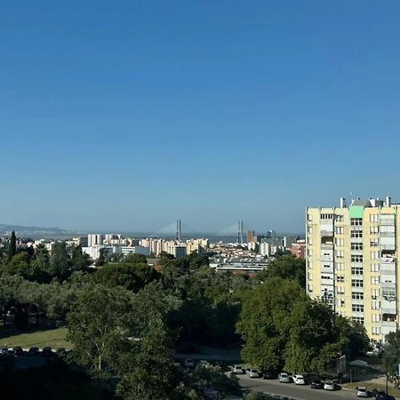 Comfy Room Near Metro & Airport Lisboa المظهر الخارجي الصورة